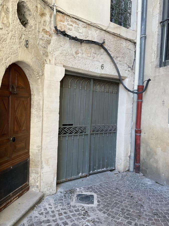 Place Aux Herbes Nîmes Exterior photo